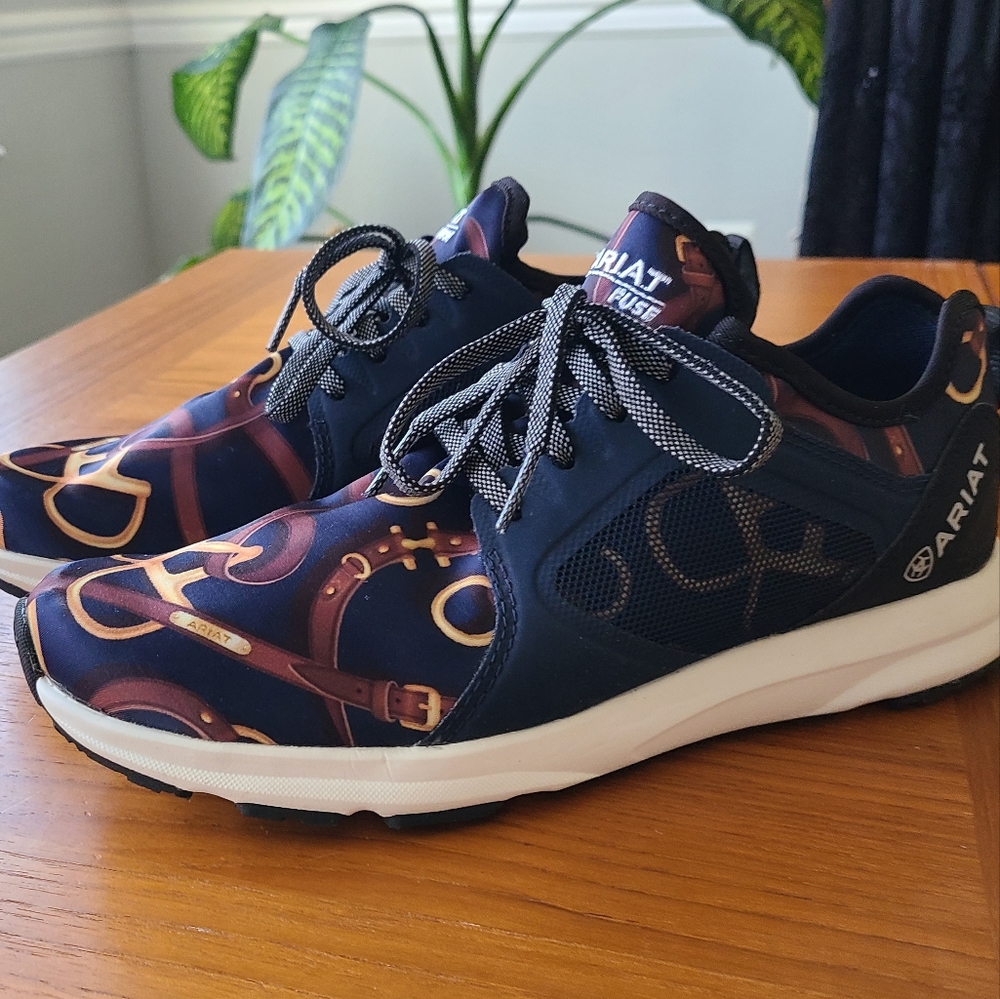 NWOT Ariat Fuze Sneaker blue bridle print women's size 7.5